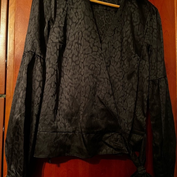 Michael Michael Kors Textured Satin Button-Down Boyfriend Shirt Sz Small Bow Tie - Picture 7 of 7